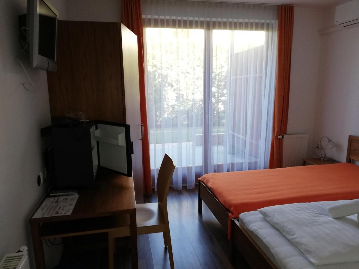 Balaca Panzio Hotel Veszprém Buitenkant foto