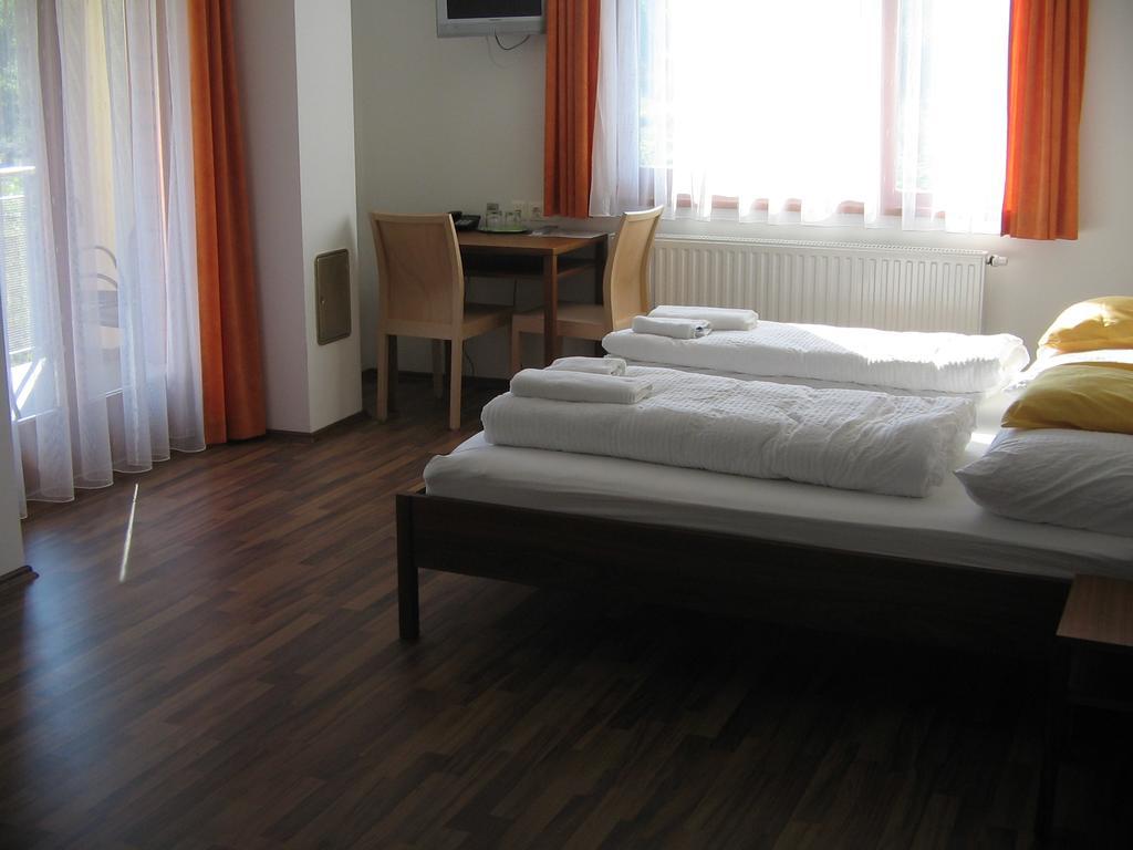 Balaca Panzio Hotel Veszprém Buitenkant foto